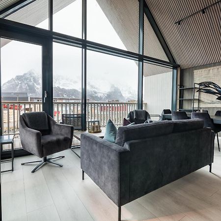 Attraktiv Leilighet Pa Kaikanten I Henningsvaer Bagian luar foto