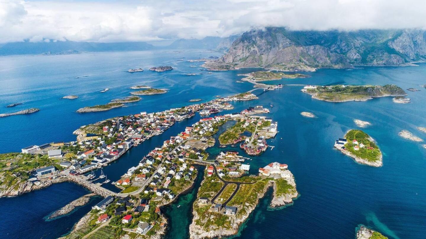 Attraktiv Leilighet Pa Kaikanten I Henningsvaer Bagian luar foto